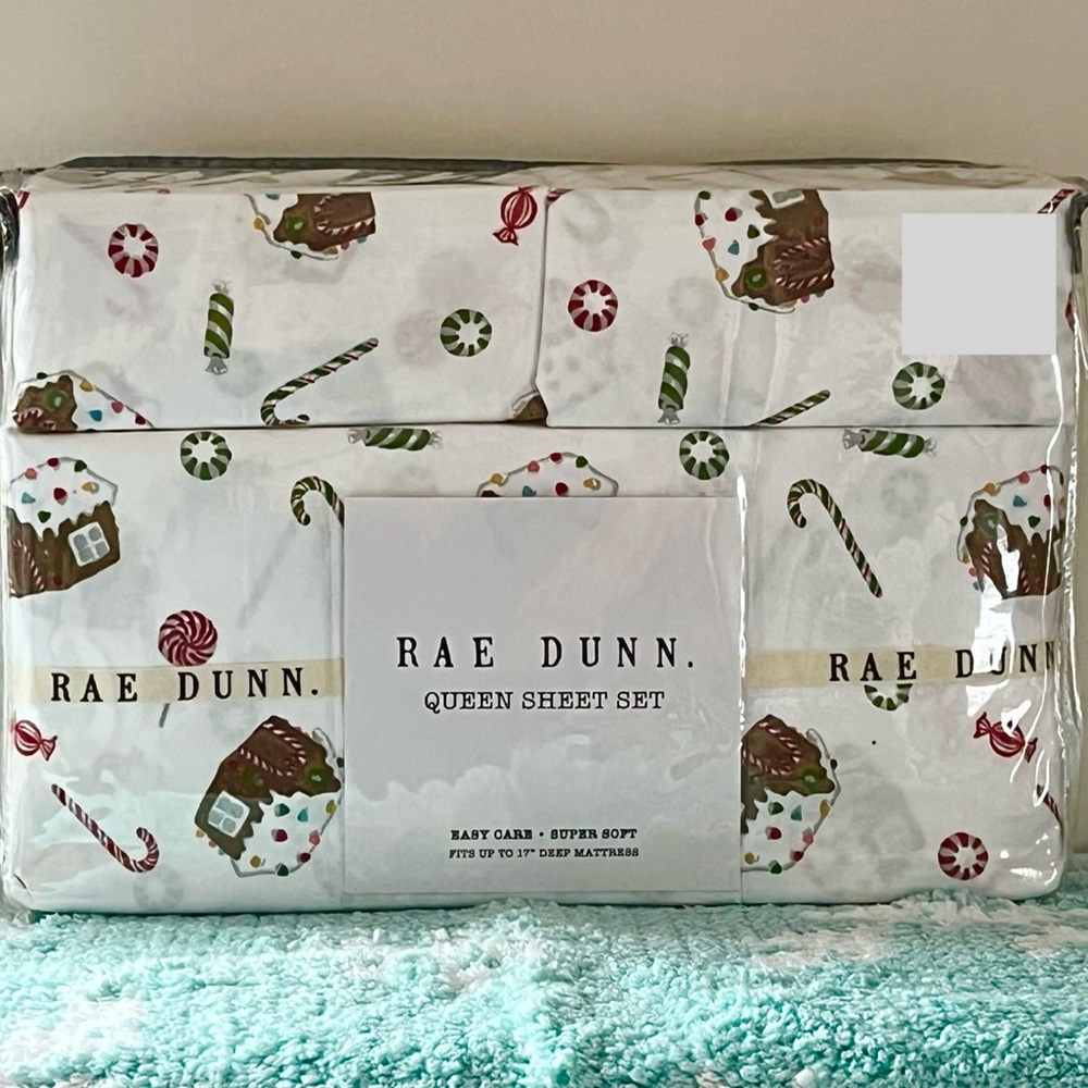 Rae Dunn Christmas Gingerbread Queen Sheet Set - Picture 1 of 5